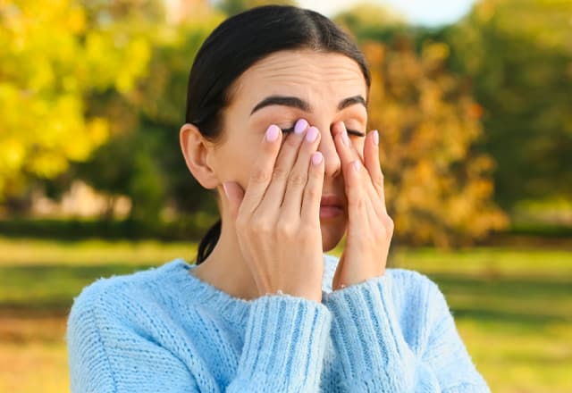 Cover image for Allergies printanières et yeux irrités : comment soulager votre regard ?