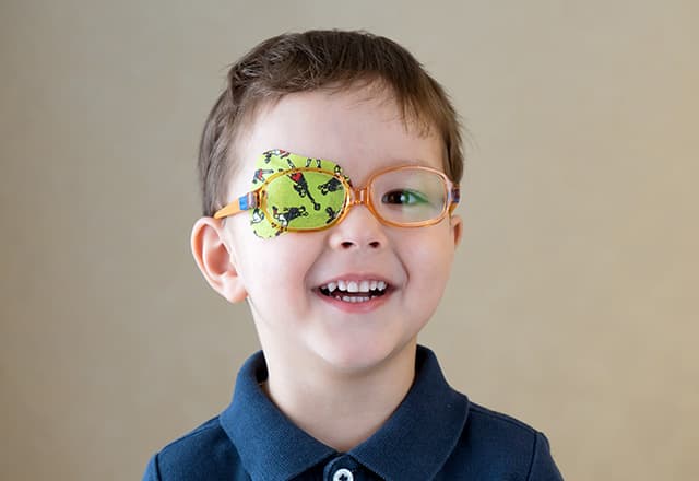 Cover image for L'amblyopie (œil paresseux) chez les enfants : Prévention et traitements